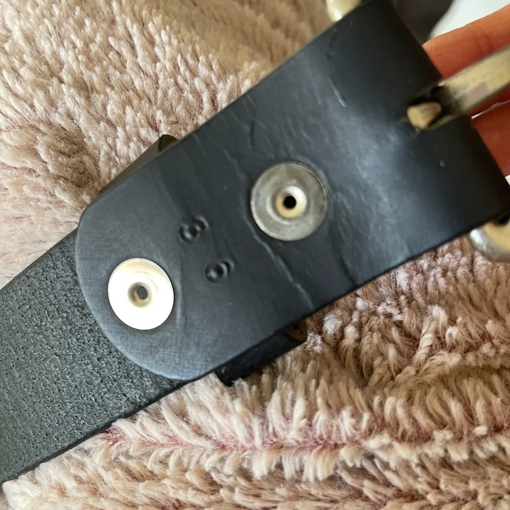 Zelikovitz Black leather belt.  NEW Size 36 for a 34 waist.